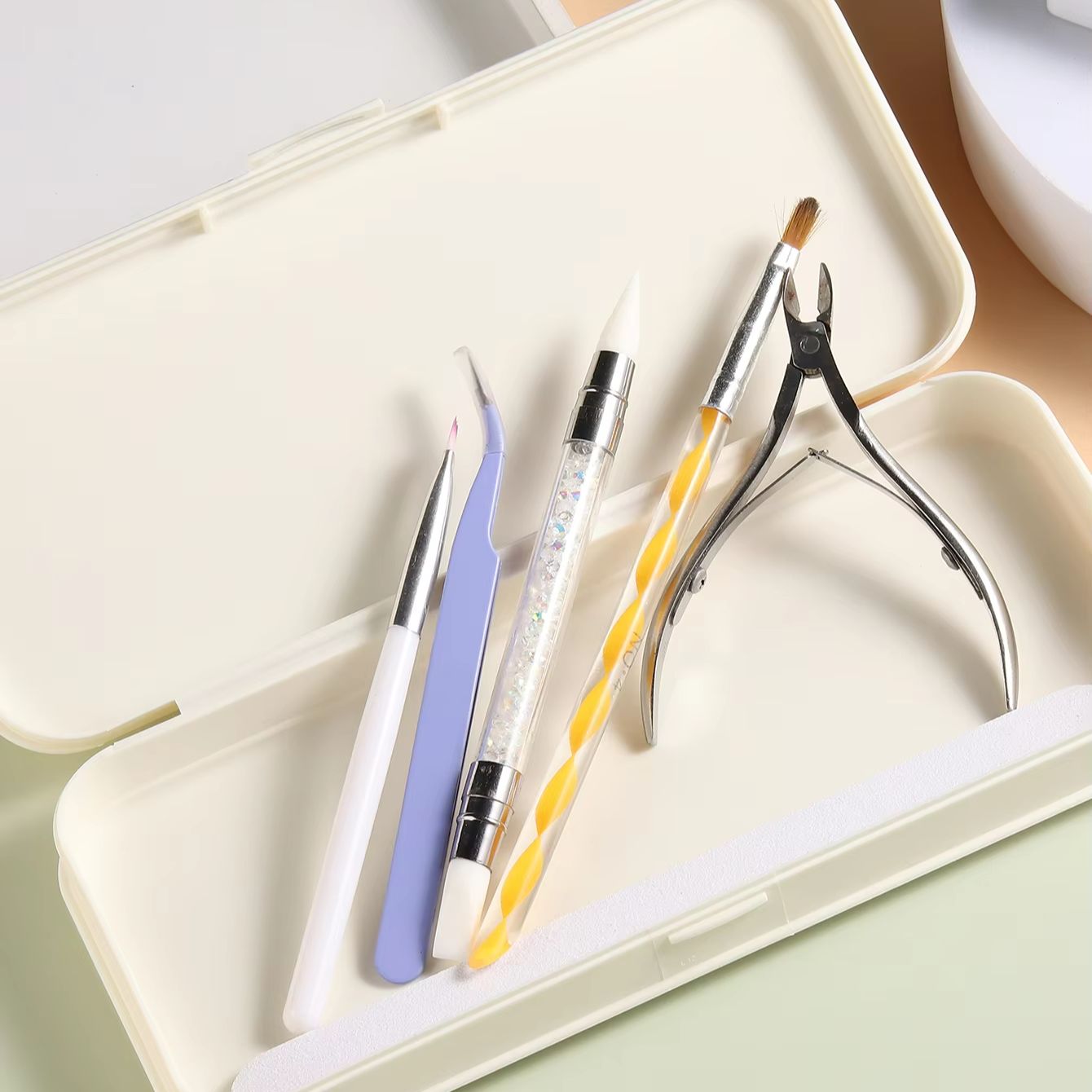 Opbergdoos voor nagelkunstgere - Nail Fan Brush recensie en prijs